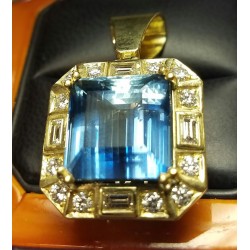 Sold 21.72Ct Gia Aquamarine & Diamond Pendant in 18k Green Gold