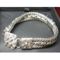 ESTATE TRIPLE STRAND WOVEN BRACELET WITH NEAT CIRCLES CLASP STERLING SILVER