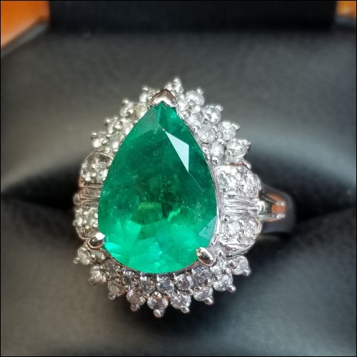 $10,000 Reserve 5.04Ct Emerald and Diamond Ring Platinum