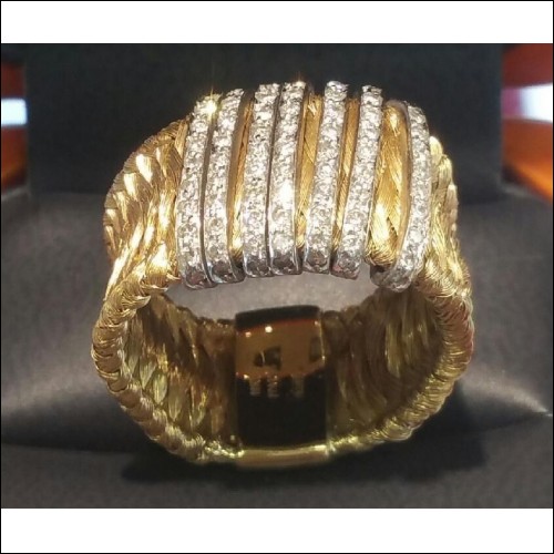 $5,000 ESTATE WIDE ITALIAN 18K GOLD FLEXIBLE BAND WITH 7 DIAMOND BRACKETS