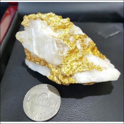 Amazing Natural Specimen 276.79Ct Quartz Stone & 1/2 ounce almost pure Gold Nuggets Final Price $2,500