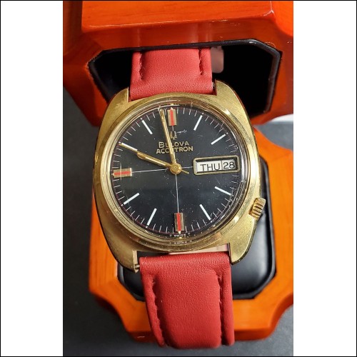 Estate Bulova Accutron Day Date with Red Strap $1Nr